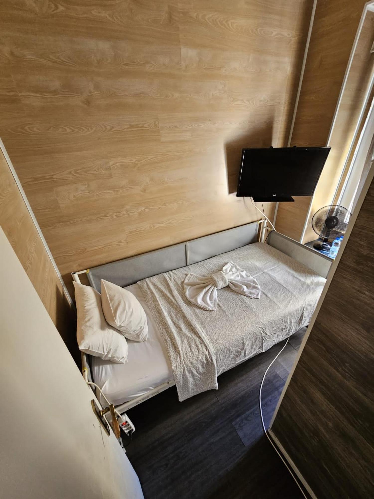 4Sleep Guest House Lisbon Exterior photo